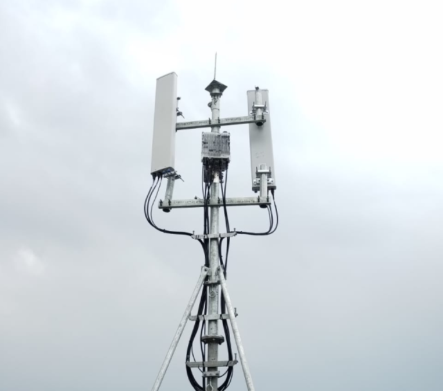 Small Cells Hosting